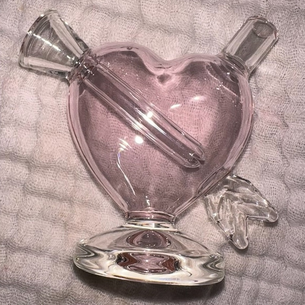 Mini pink Heart-Shaped Glass bubbler